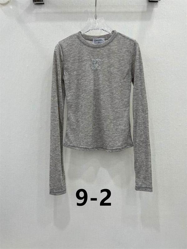 Chanel Women's Sweater 43